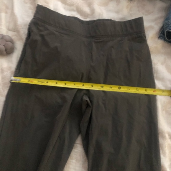 Nike dryfit olive joggers - Picture 8 of 11